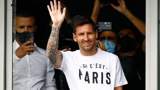 Messi në Paris, vizitat mjekësore dhe firma në kontratën 2-vjeçare me PSG-në,  konferenca e prezantimit nesër në 11:00