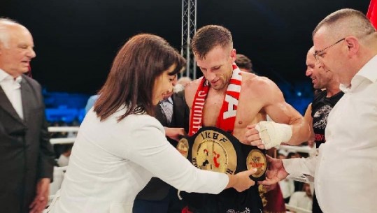 I dorëzoi Gjerdanin e Artë sportistit Ferit Keta, Kushi: Krenare për kampionin, frymëzim për talentet e reja shqiptare