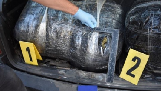 Kapet 31 kg marjuanë në Prishtinë dhe sekuestrohen mijëra euro, dy në pranga, edhe një shtetas shqiptar