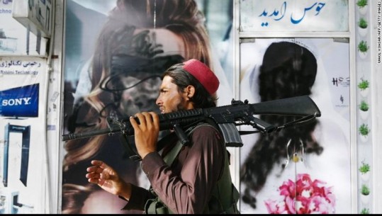 Talebanët u kërkojnë grave të rrinë në shtëpi dhe të mos të punojnë: Ushtarët tanë nuk janë të trajnuar që t'i respektojnë