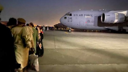 Sulmi terrorist në aeroportin e Kabulit, mes viktimave edhe 11 marinsa amerikanë dhe një mjek i Marinës