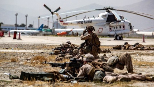 Sulmi terrorist në aeroportin e Kabulit, hakmerret SHBA! Vret me dron 2 ‘koka’ të grupit ISIS-K, plagos një tjetër! Talebanët i kërkojnë Biden përfaqësi diplomatike në Afganistan
