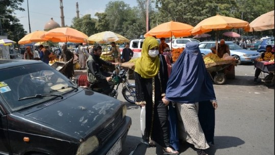 Talebanët pritet të formojnë sot qeverinë, forcojnë lidhjet me Kinën! Gratë afgane protestojnë për të drejtën e punës