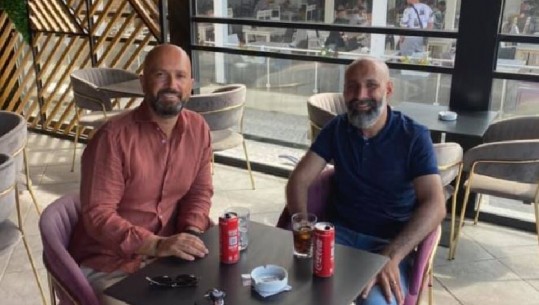 Shqipëria ‘hapi dyert’ e shtëpisë për afganët, 2 miq të vjetër ritakohen pas 13 vitesh, ish-drejtori i Postës: Me Haseeb kemi studiuar bashkë 