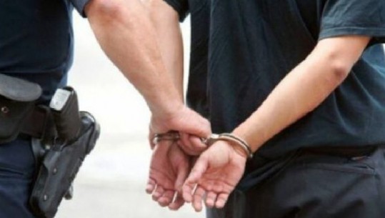 I shpallur në kërkim për vjedhje në bashkëpunim, kapet dhe vihet në pranga 29-vjeçari në Lezhë