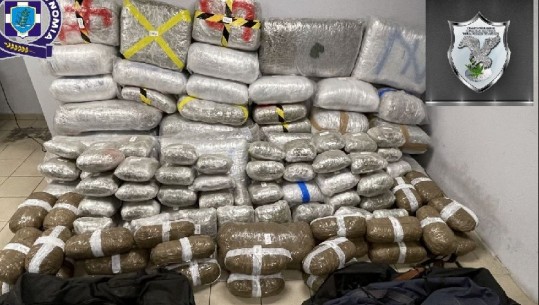 Mbushi furgonin me rreth 335 kg marijuanë në Shqipëri dhe e çoi në Greqi, arrestohet 51-vjeçari grek në Selanik! Anëtar i rëndësishëm i një grupi kriminal të trafikut të drogës