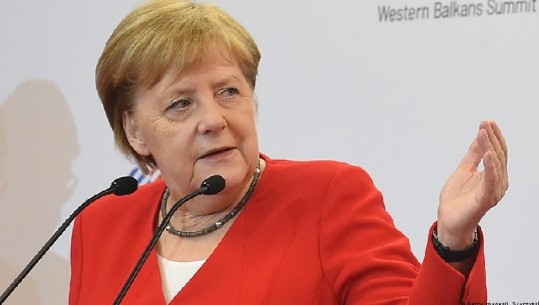 Deutsche Welle: Pse Angela Merkel përzgjodhi Beogradin dhe Tiranën për vizitë lamtumire?