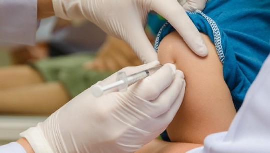  Mbretëria e Bashkuar prezanton planin e ri anti-COVID, miraton vaksinimin për fëmijët e moshës mbi 12 vjeç