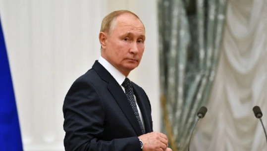  Të infektuar në Presidencë, karantinohet Vladimir Putin