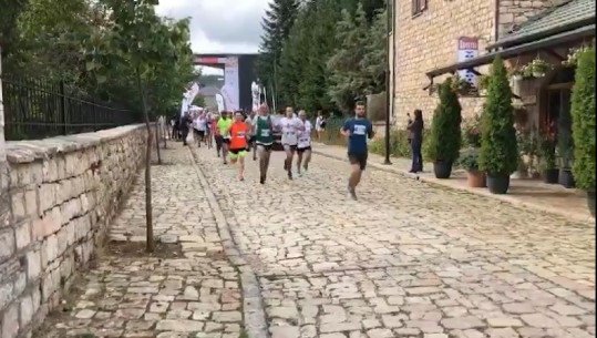 'Voskopoja Wolf Trail'/ Gjysmëmaratona bën bashkë mbi 250 vrapues, ushtaraku Lionel Mesi: Rezultati për babin tim