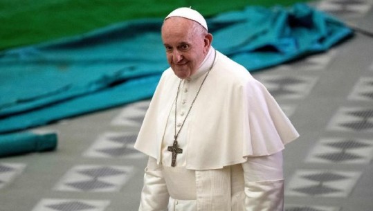 Papa Françesku kundërshton Biden mbi abortin: Vendimi nuk ka lidhje me politikën