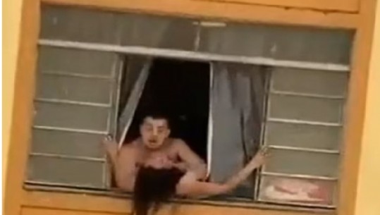  Video/ Kërkon të shpëtojë nga burri që po e dhunonte, gruaja shtatzënë tenton të hidhet nga dritarja