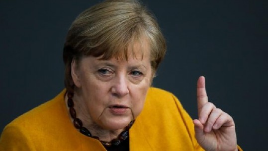 DW: Merkeli më e preferuar se Macroni për të drejtuar Evropën