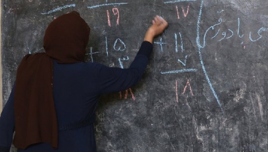Talebanët u ndalojnë vajzave rikthimin në shkollat e mesme 