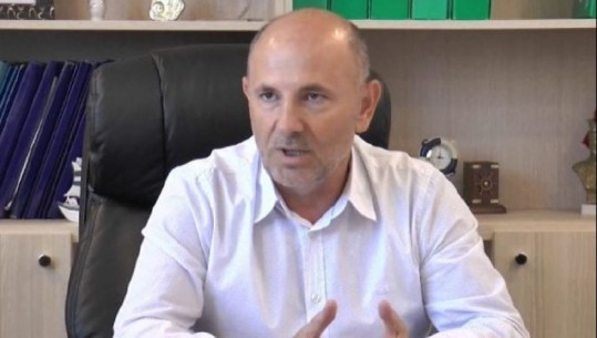 Tensione në drejtorinë e Ujësjellësit në Vlorë, Leli shkarkon drejtorin Shkëlqim Leskajn, ai refuzon prej 4 ditësh të lirojë zyrën! Ndërhyn policia