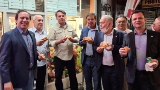 Restorantet në Nju Jork nuk i shërbejnë të pavaksinuarve, presidenti i Brazilit ha picë në trotuar