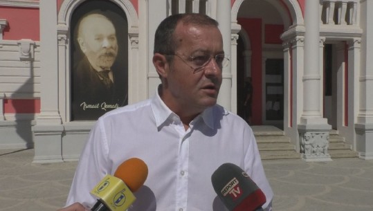 Afrim Qëndro jep dorëheqjen nga posti i  zv/kryetarit të Bashkisë në Vlorë: Mbusha disa gropa në rrugë dhe jo vetëm