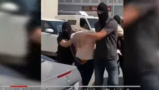Zbardhet skema/ Si 34-vjeçari nga Tirana u vinte gjoba qytetarëve duke u hequr si shok i kriminelëve! Nga presioni për 100 mijë euro përfundonte te 5 mijë euro
