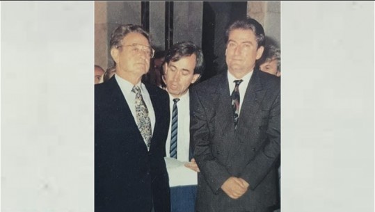 FOTOLAJM/ Sot e konsideron si armik, një tjetër foto kur Berisha takonte George Soros dhe e konsideronte 'mikun e madh të shqiptarëve'