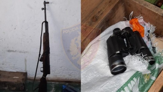Iu gjet pushkë, municione dhe një palë dylbi në banesë, arrestohet 51-vjeçari në Kukës