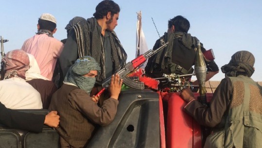 Sulm me bombë në një autokolonë makinash të talebanëve