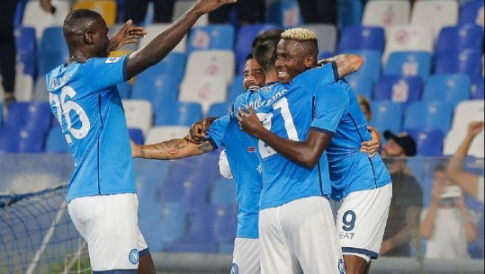 Napoli i pandalshëm në Serinë A, Lazio fiton derbin! Nuk gabojnë Barcelona e Arsenal (VIDEO)