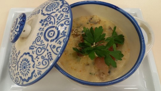 Supë e kadifenjtë me kërpudha nga zonja Albana
