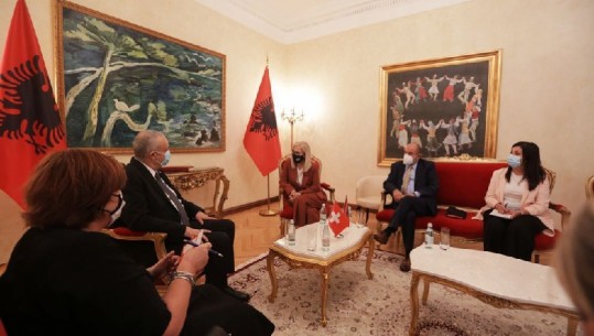 Priti Ambasadorin e Zvicrës, Nikolla: Fuqizim i bashkëpunimit parlamentar dhe mbështetje për reformat