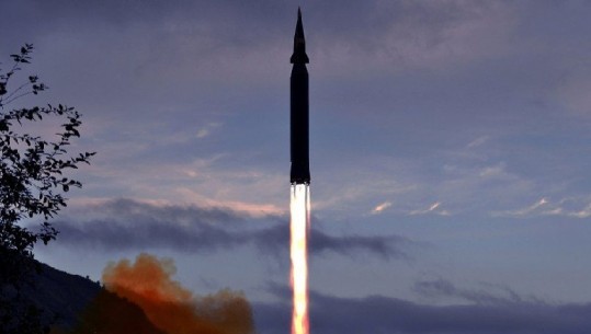  Koreja e Veriut teston një raketë hipersonike