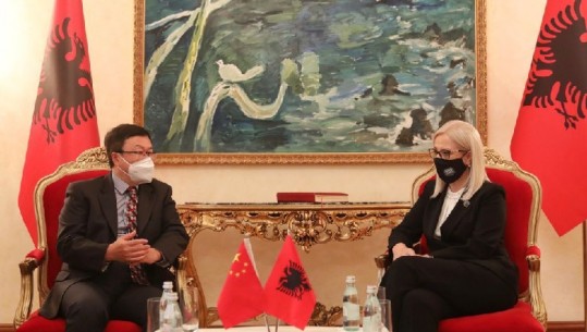 Priti Ambasadorin e Kinës, Nikolla: Bashkëpunimi parlamentar, nxitës i marrëdhenieve midis të dy vendeve 