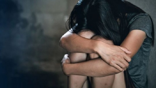 ‘Makth me sy hapur’ për vajzat në Selanik: Nëna na ngacmonte seksualisht dhe na prostituonte! I lutesha të më ndihmonte dhe ajo ikte 