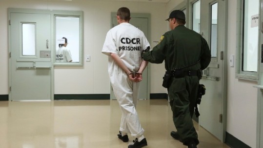 Kaliforni/ I burgosuri vret dy pedofilë: U bëra të gjithëve një nder