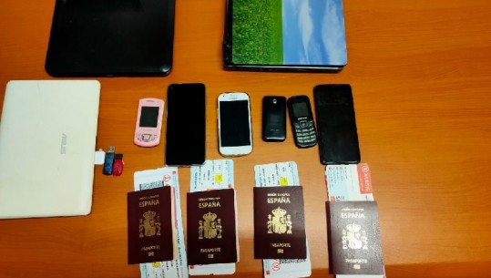 Çifti me dy fëmijët kapet në Rinas, arrestohet 35-vjeçari që u mori 25 mijë euro për t’i pajisur me pasaporta false spanjolle