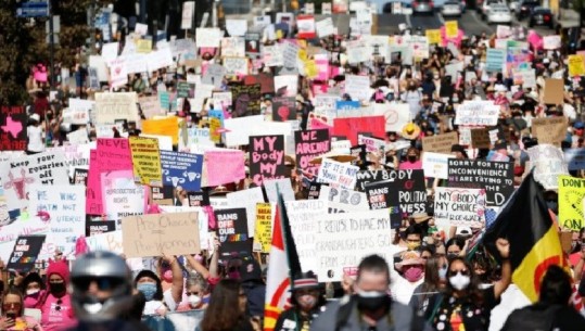 Mijëra protestues marshojnë në rrugët e SHBA pro abortit, Gjykata Supreme vendos pas dy ditësh 