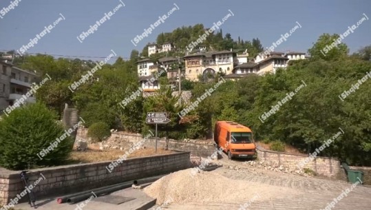 Kompania austriake dëmton kalldrëmet e Gjirokastrës! Bashkia gjobit kompaninë, mbetet 'peng'  ndërtimi i ujësjellësit të ri