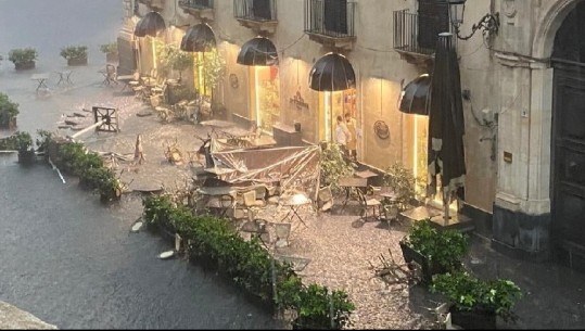 VIDEO/ Tornado dhe stuhi të dhunshme godasin Catania-n në Itali, plagosen disa persona, dëme të shumta materiale