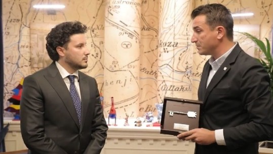 Veliaj i jep ‘Çelësin e qytetit’ Zv Kryeministrit të Malit të Zi: Etalon i politikës së mirë! Abazoviç: Tirana, shembull për zhvillimin e jashtëzakonshëm