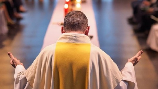 Abuzimet e Kishës Katolike në Francë/ Flet njëri prej viktimave: Unë do të vdes me traumën e asaj që ndodhi