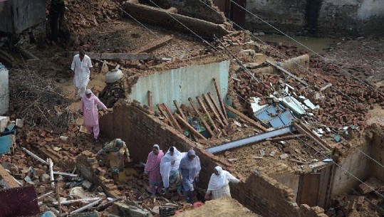 Tërmeti 6 ballë godet Pakistanin, të paktën 20 viktima dhe mbi 300 të plagosur