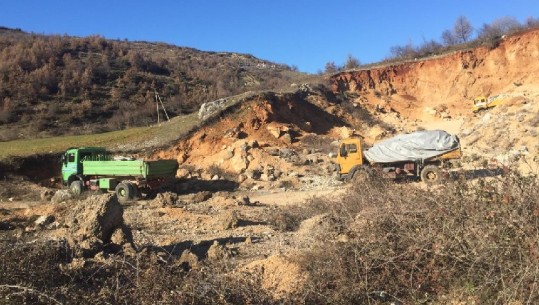 U kap në kamionin e tij me gurë dekorativ të nxjerrë nga mali i Tomorrit, pranga 52-vjeçarit në Berat! Një tjetër nën hetim për prerje të paligjshme të pyjeve