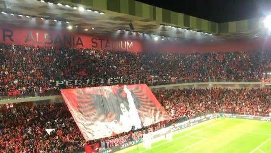 Këndohet himni kombëtar, elektrizohet stadiumi 'Air Albania'