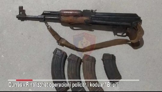 Po qarkullonte me pistoletë, policia arrestoi të riun në Durrës, në shtëpi iu gjet kallashnikov dhe municione luftarake 