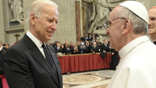 Joe Biden pritet të takojë Papa Franceskun: Besimi na ka ndihmuar të mposhtim tragjeditë