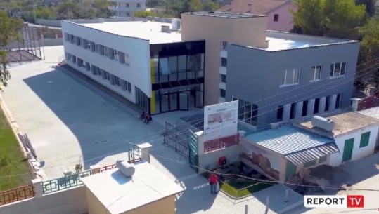 Denoncimi i Report Tv/ 'Peng’ e burokracive, shkolla e rindërtuar në Sanxhak të Kurbinit hap dyert për nxënësit