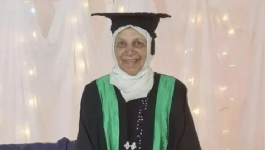 Nuk është kurrë vonë për të jetuar ëndrrën! Gjyshja Butto nga Palestina fiton zemrat e të gjithëve, diplomohet në moshën 85-vjeçare 