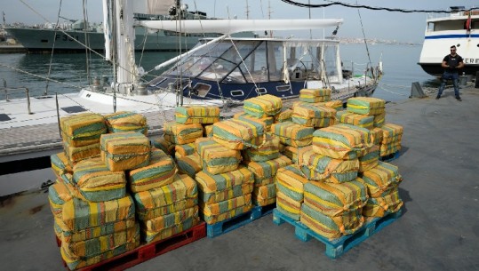 Kapet jahti me mbi 5 ton kokainë në Oqeanin Atlantik, ngarkesa më e madh e e kapur nga autoritetet portugeze në më shumë se 15 vjet