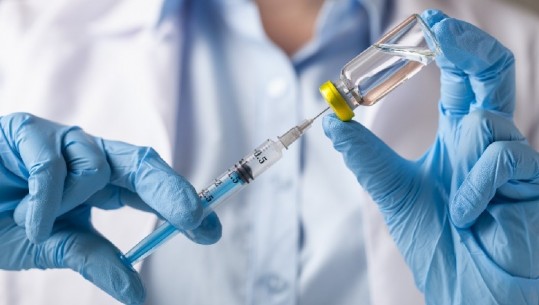 Nis vaksinimi kundër gripit i personelit shëndetësor, Ministria e Shëndetësisë: Vaksina falas edhe për të moshuarit dhe grupet e rrezikuara
