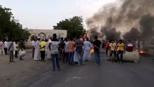 ‘Grusht shteti’ në vendin afrikan, ushtria e Sudanit shpërndan qeverinë dhe arreston liderët