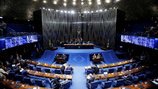 Presidenti Bolsonaro akuzohet për krime kundër njerëzimit për mënyrën se si e trajtoi COVID, senati brazilian së shpejti diskuton raportin