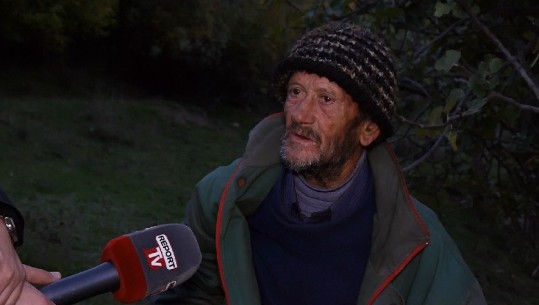 'Pa Gjurmë' publikon ekskluzivisht pamjet e burrit, që mbahet peng në një fshat të Vlorës! Dyshohet për këngëtarin Seit Hysa, i vëllai nuk e identifikoi dot pas 11 vitesh